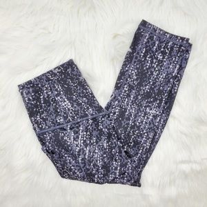 NWOT Athleta Salutation Stash Pocket ll Capri